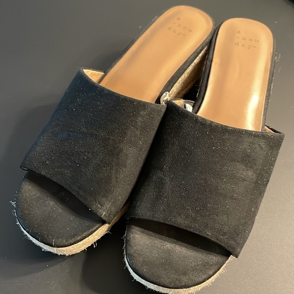 A New Day Women's Wedges Size 9 Black Espadrilles Wedge Sandals Relaxed Vibe - Picture 3 of 10